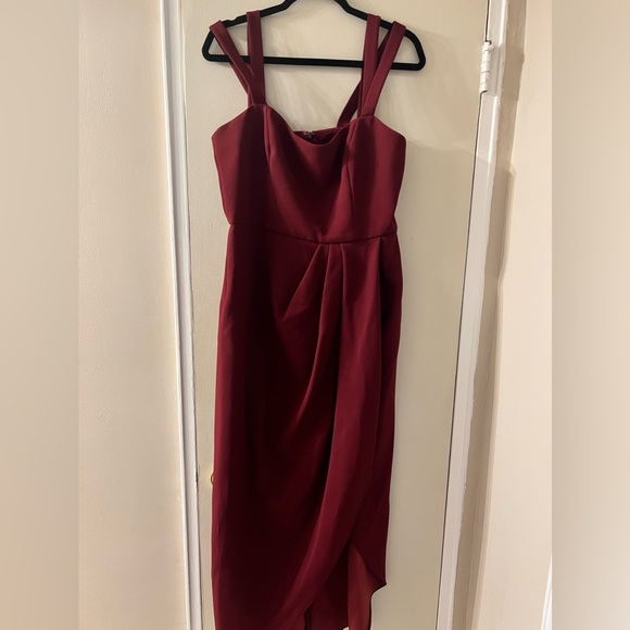 Burgundy double strap gown with slit! - Picture 1 of 3